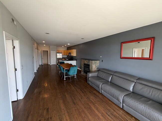 Foto del edificio - 6135 N Broadway