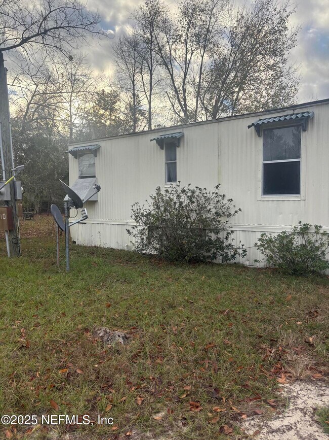 Building Photo - 105 Rhine St