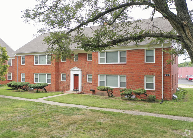 Building Photo - Washburn South