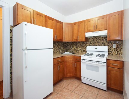 Foto principal - 93-23 218th St