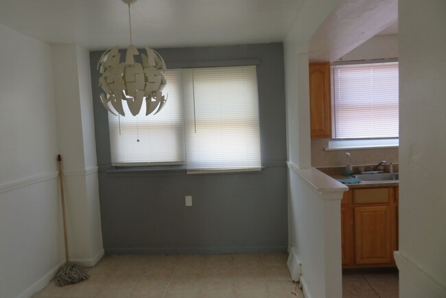 Building Photo - 7158 Bustleton Ave