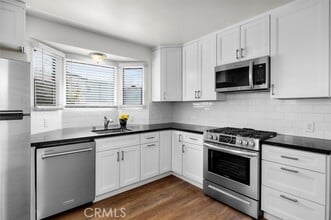 Building Photo - 309 24th St