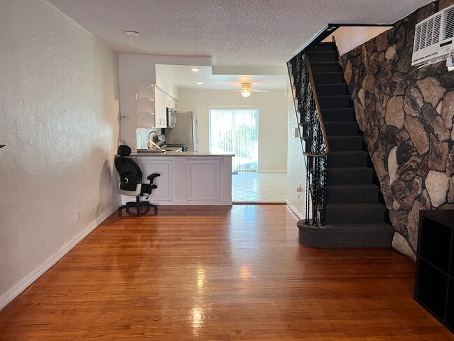 Foto del edificio - 2408 S Sartain St