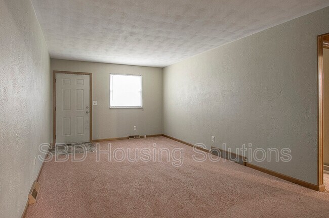 Foto del edificio - 9519 E 18 St S