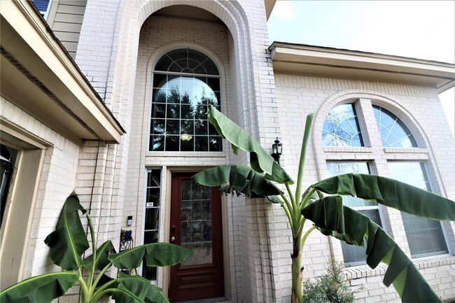 Building Photo - 21518 Highland Knolls Dr