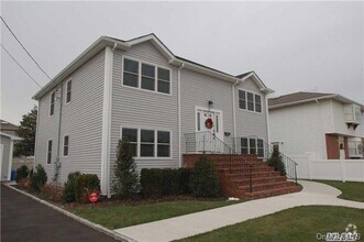 Building Photo - 7-7 7th Ave