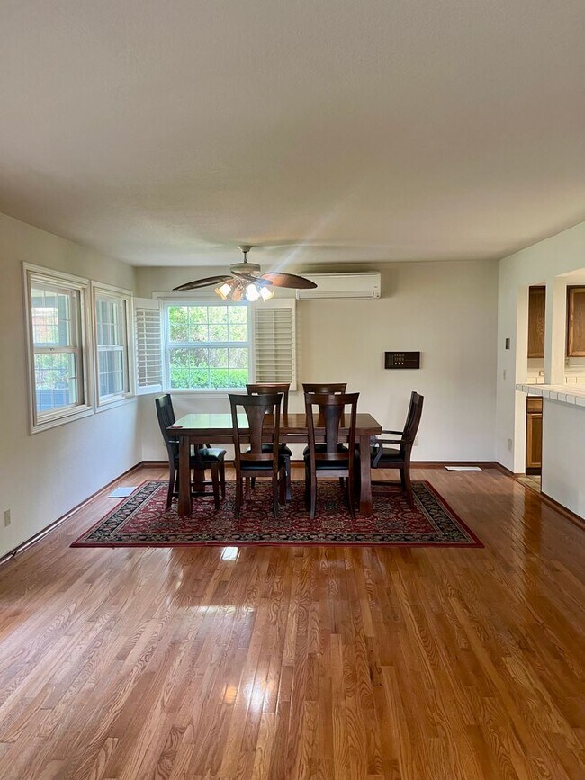 Building Photo - Come Check out this Lovely 3 Bedroom 2 bat...