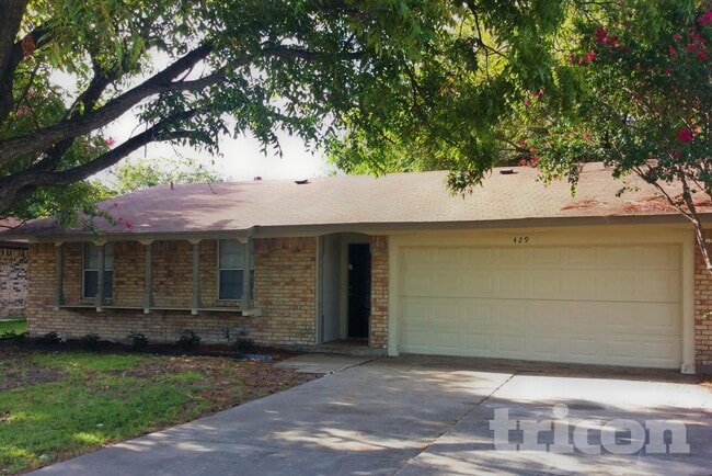 Building Photo - 429 W Ferndale Ln