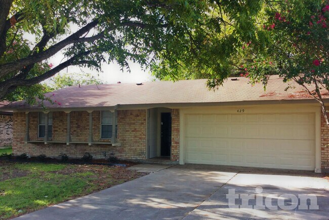 Foto del edificio - 429 W Ferndale Ln