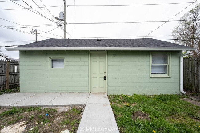 Building Photo - 238 N Beville Ave
