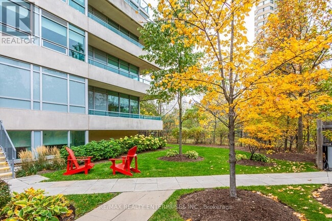 Photo du bâtiment - 1055 Southdown Rd