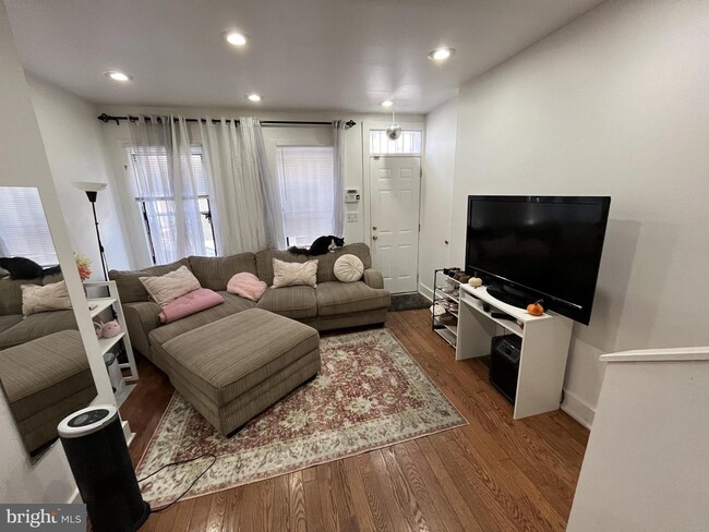 Photo - 1704 Arlington St Townhome