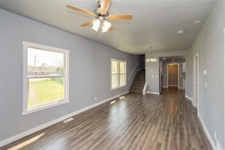 Building Photo - 916 6th St SW