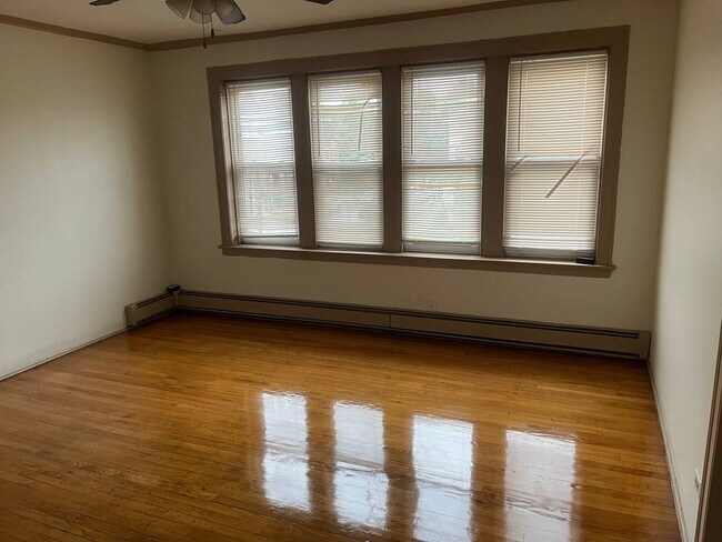 Foto del edificio - 7352 S Emerald Ave
