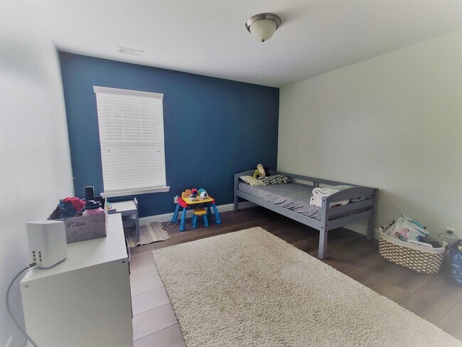 Building Photo - Room to Roam- Huge Yard