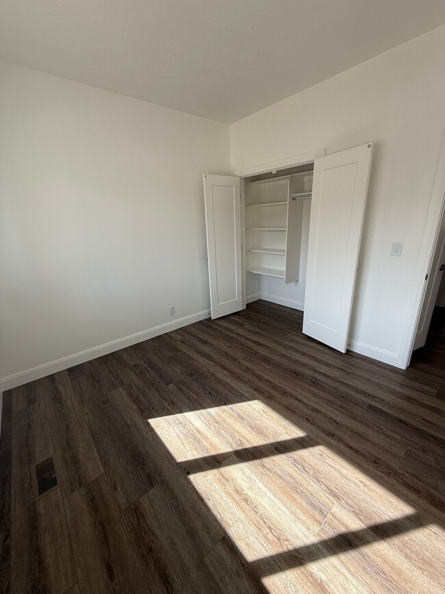 Foto del edificio - 331 N 250 E
