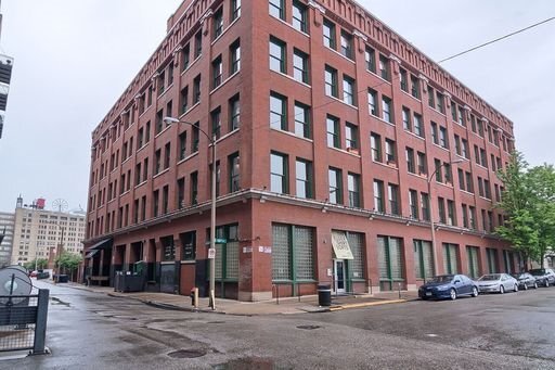 Building Photo - Huge Luxury 2 Story Condo with Private Roo...