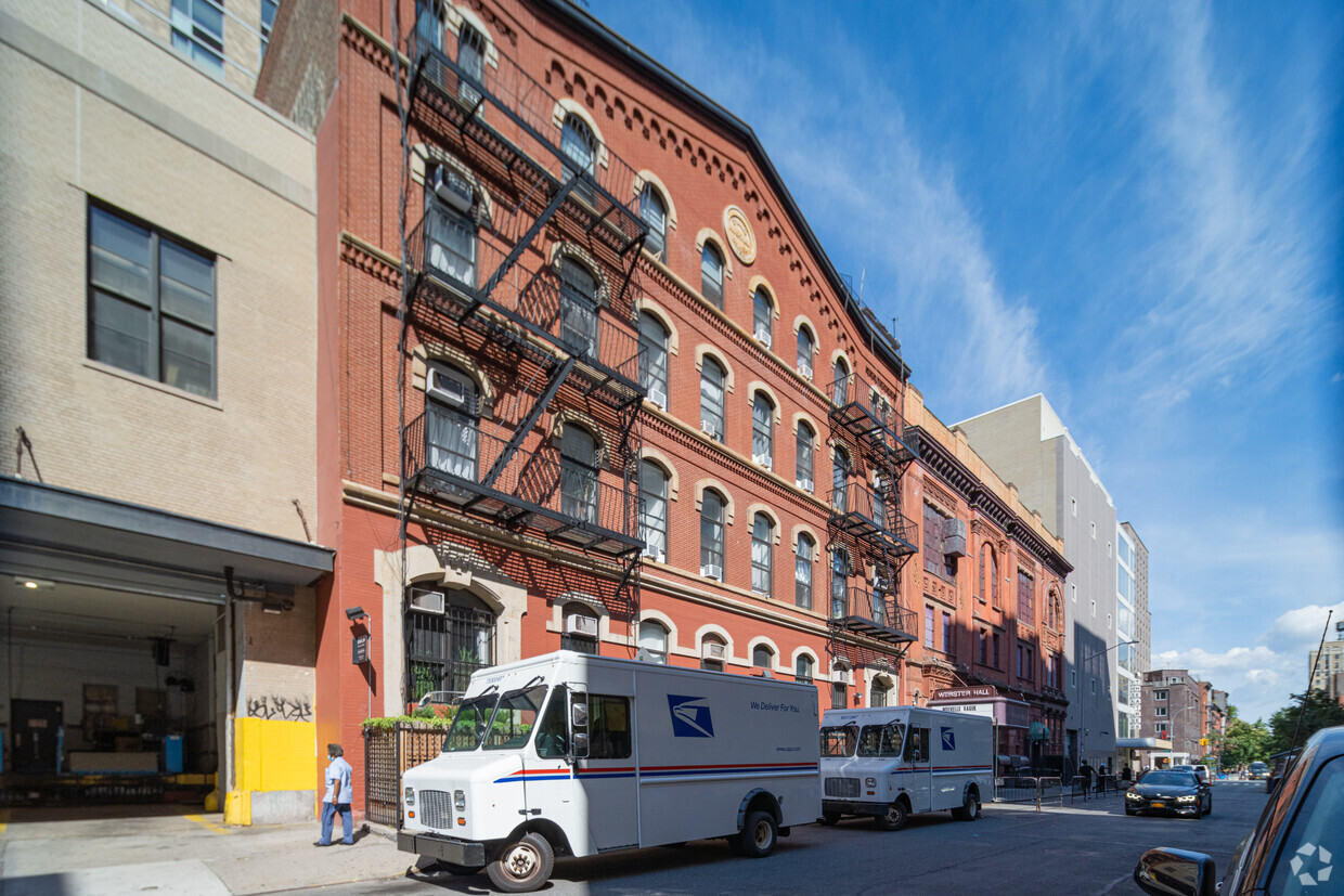 113-117 E 11th St New York, NY 10003 - 113-117 E 11th St