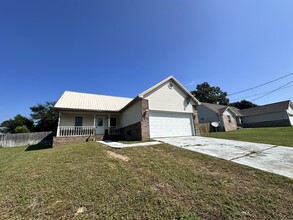 Building Photo - 308 Island Dr