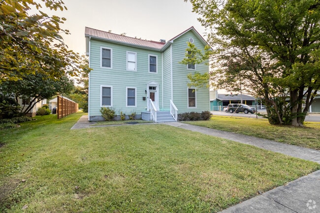 Building Photo - 533 N 8th St