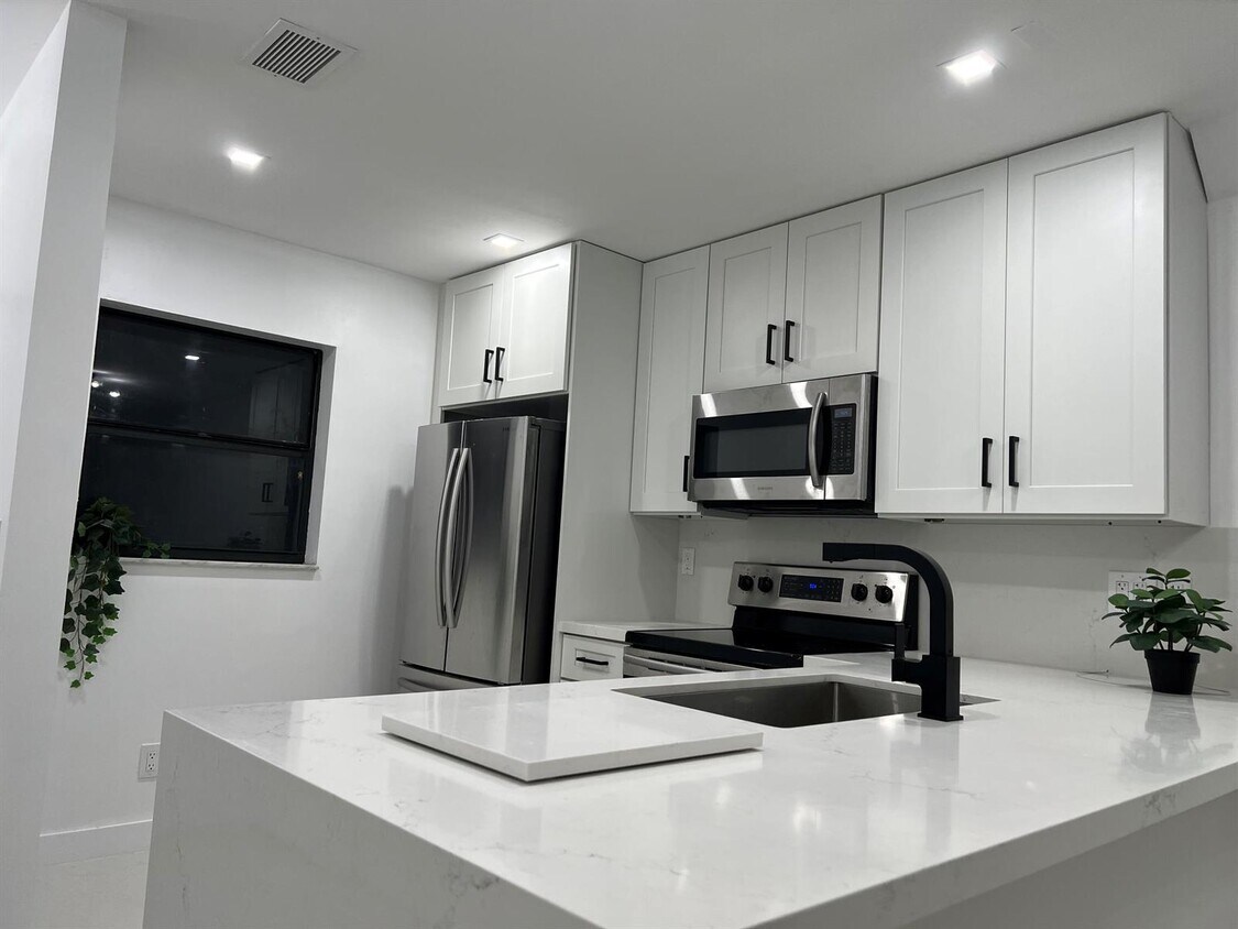 Foto del edificio - 1088 NW 106th Ter