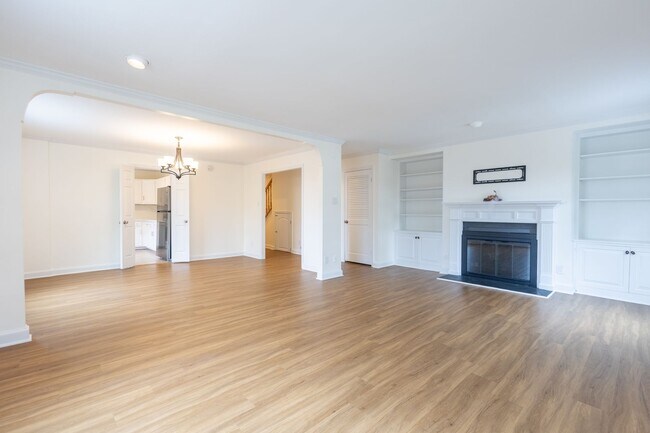 Photo - Charming 3 BR/2.5 BA 2-Level Condo in Cath...