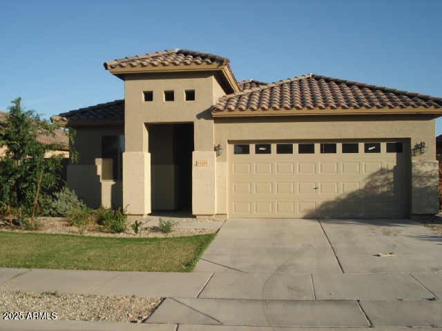 Foto principal - 15245 W Jackson St