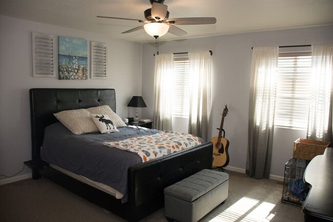 Building Photo - Beautiful 3 bedroom 2 1/2 bath