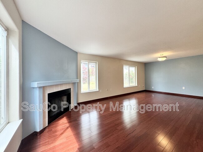 Building Photo - 951 SW 208th Pl