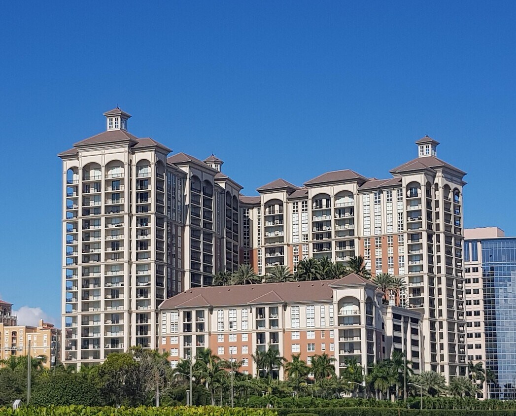 550 Okeechobee Blvd Unit 421, West Palm Beach, FL 33401 Condo for