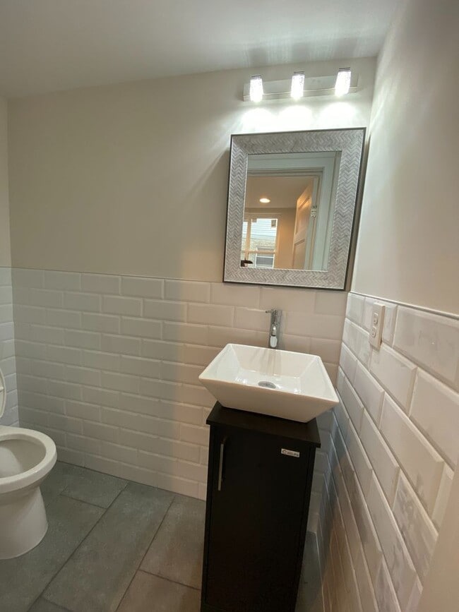 Building Photo - Remodeled Home - Fishtown
