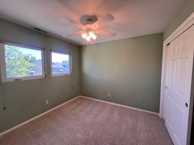 Building Photo - 2/1.5 Townhome in Minden