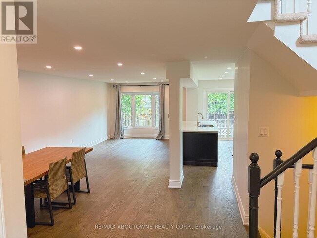 Building Photo - 509 Ridgewood Ct