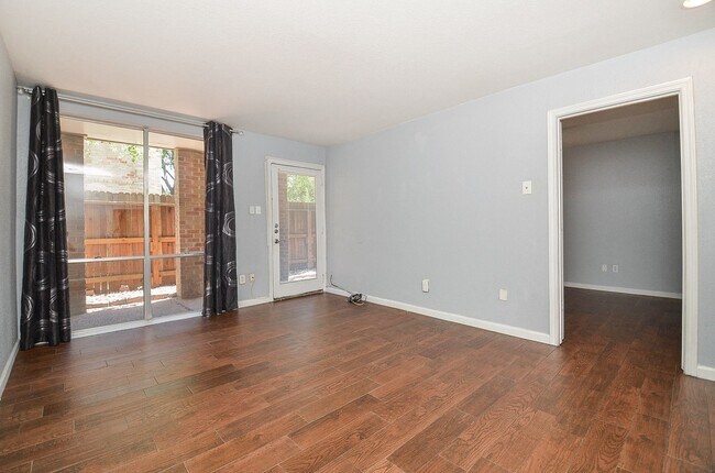 Foto del edificio - 4635 Wild Indigo St