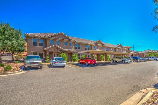 Foto del edificio - Beautiful townhome near little valley