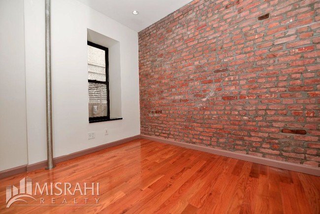 Foto del edificio - 302 Mott St