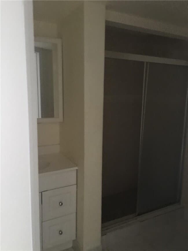 Building Photo - 8000 S Colony Cir