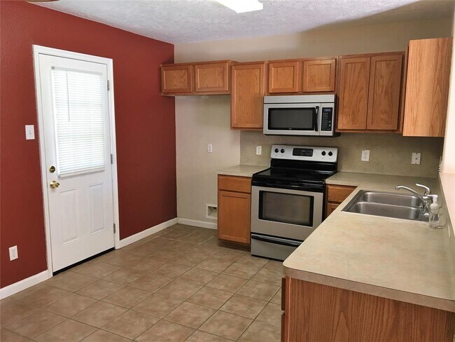 Building Photo - 14129 Broken Arrow Dr