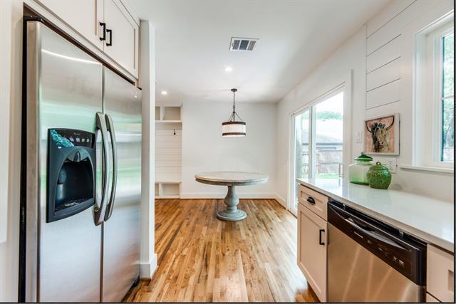 Building Photo - 8715 San Leandro Dr