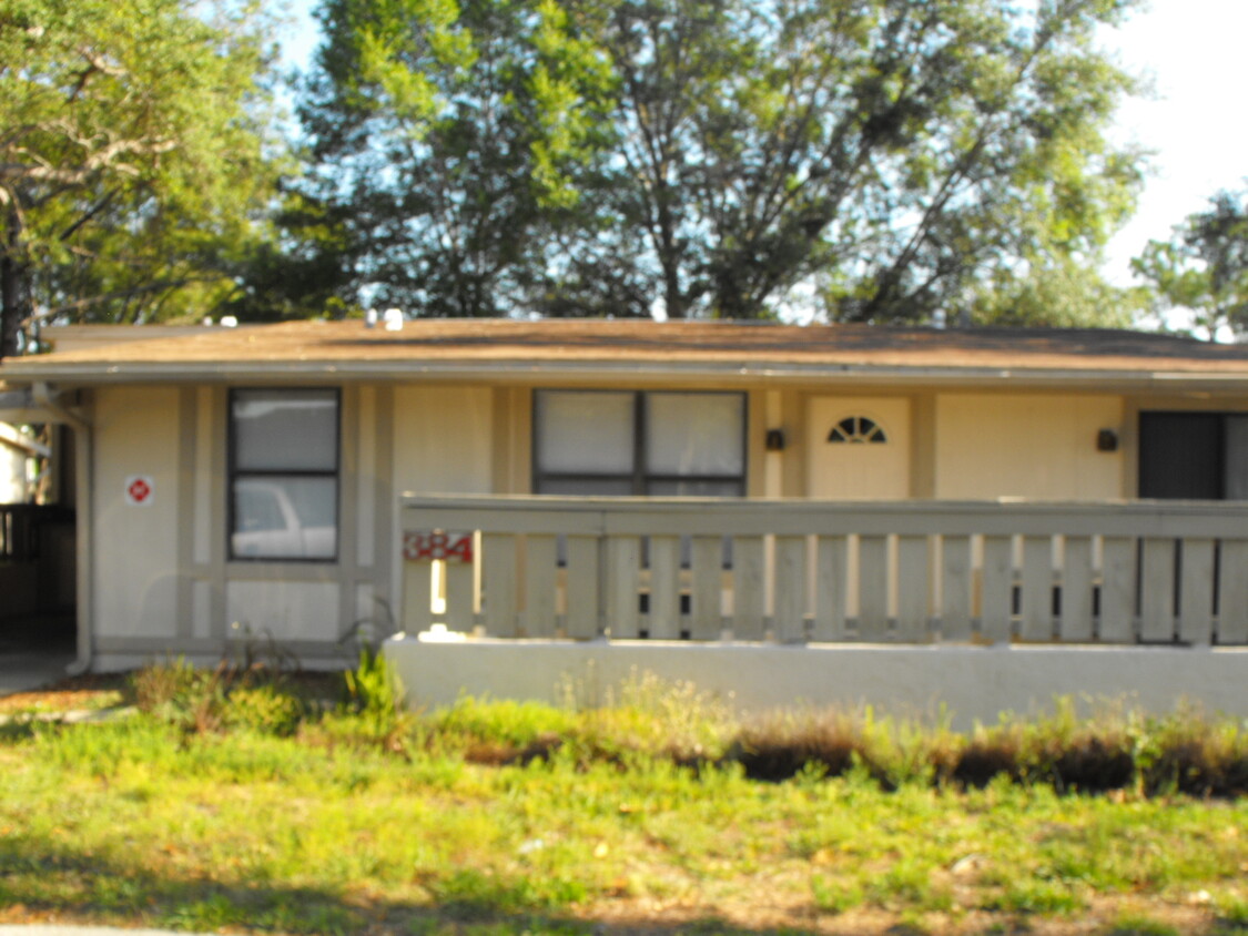Primary Photo - 363 S Chaucer Ln