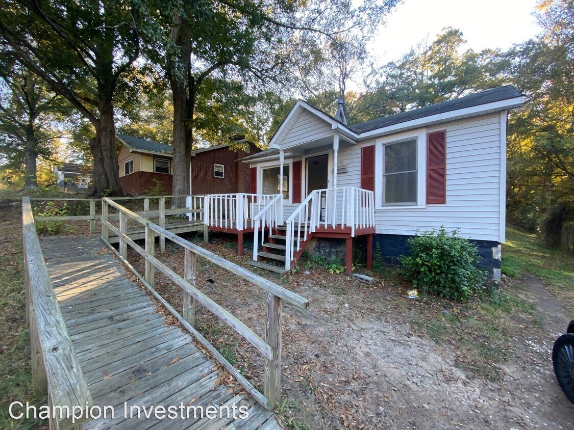 Primary Photo - 2 br, 1 bath House - 119 Dover St.