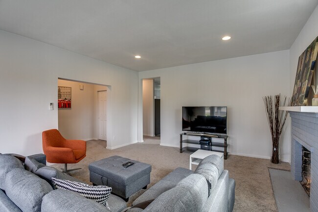 Building Photo - 3901 S Angel Pl