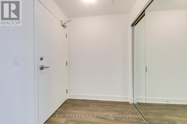 Building Photo - 297 Oak Walk Dr