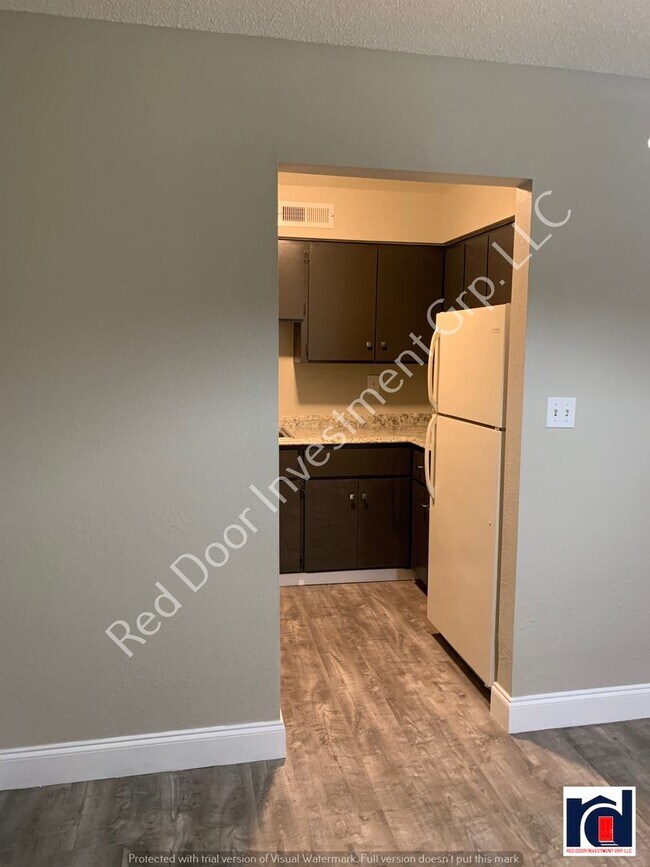 Foto del edificio - Downstairs 2/1 - Small Quiet Apartment Com...