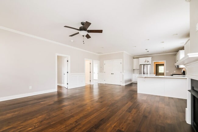 Foto del edificio - 313 Ashley Woods Ct