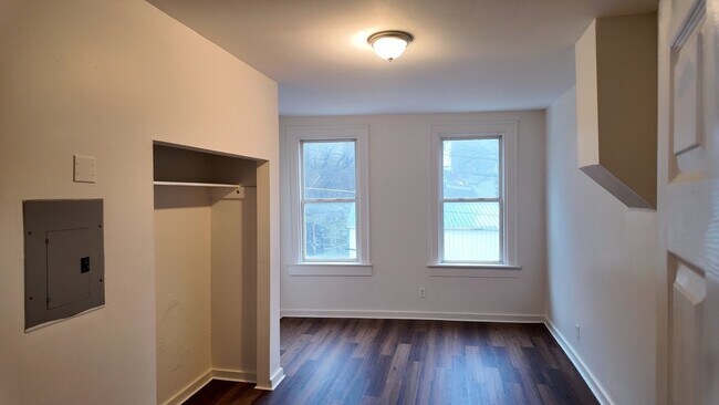 Foto del edificio - Renovated 3-Bed Gem Minutes to UC & Downtown – Bright, Clean, and Move-In Ready!