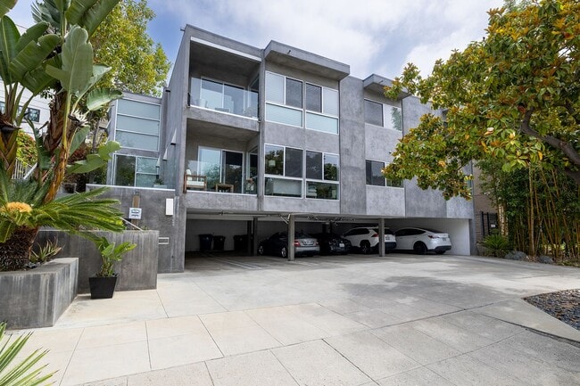 Building Photo - 2-Bedroom Condo in Westwood – Available Now!
