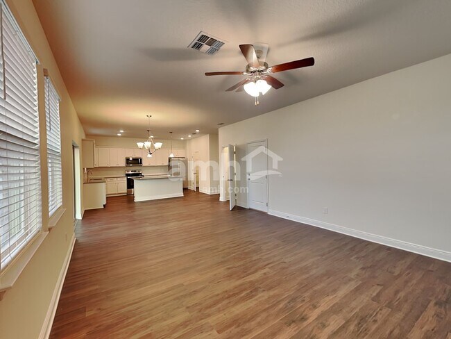 Building Photo - 904 Heavenly Dr