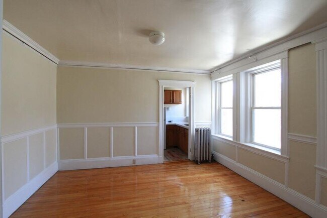 Building Photo - 8 Craigie Cir