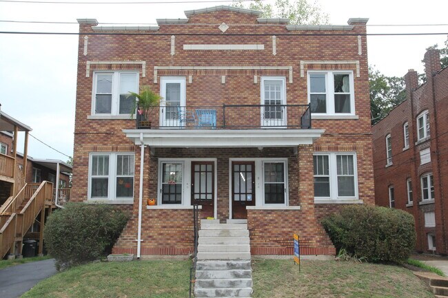 Building Photo - 1708 Yale Ave